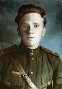 Батальонный разведчик Алексей Охрименко, 1944 год.